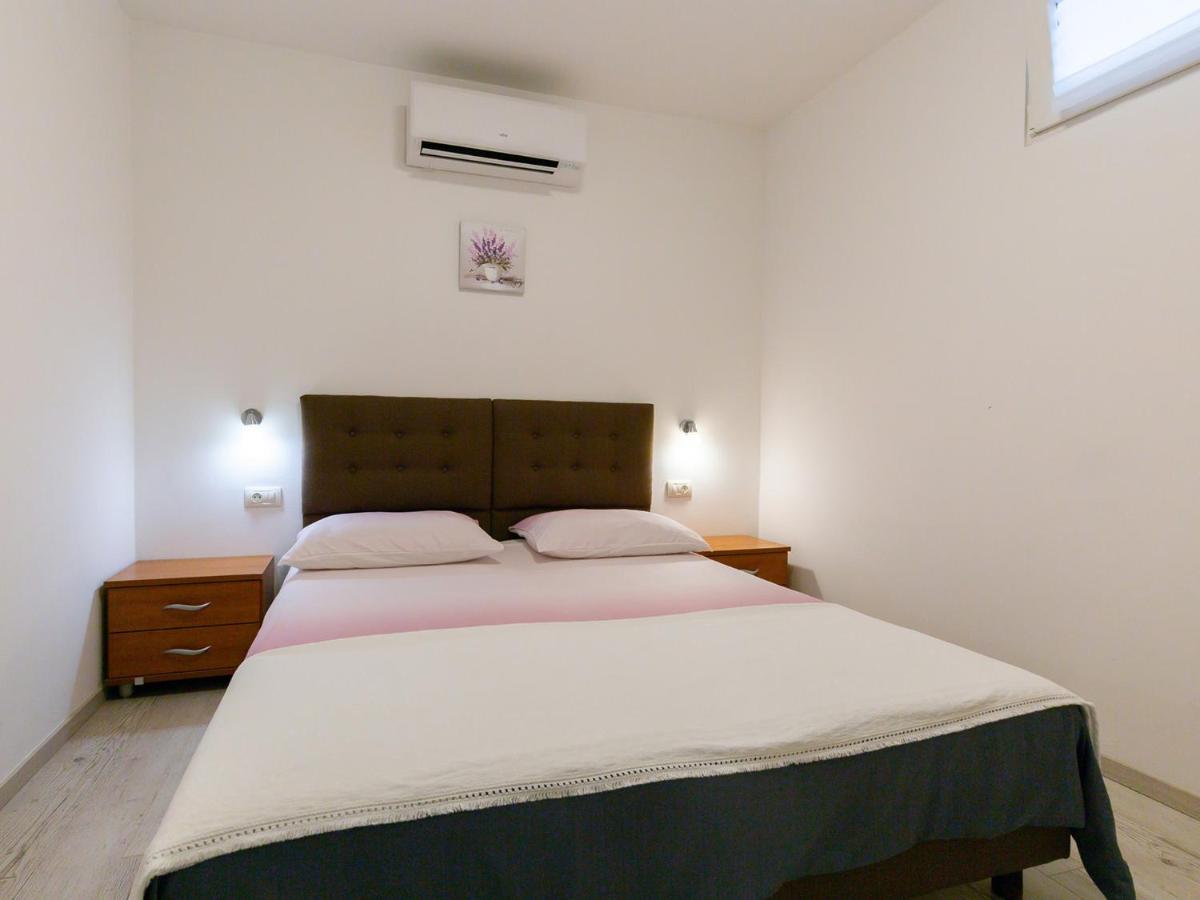 Amoroso Apartment 200M From Sea Porec Bagian luar foto