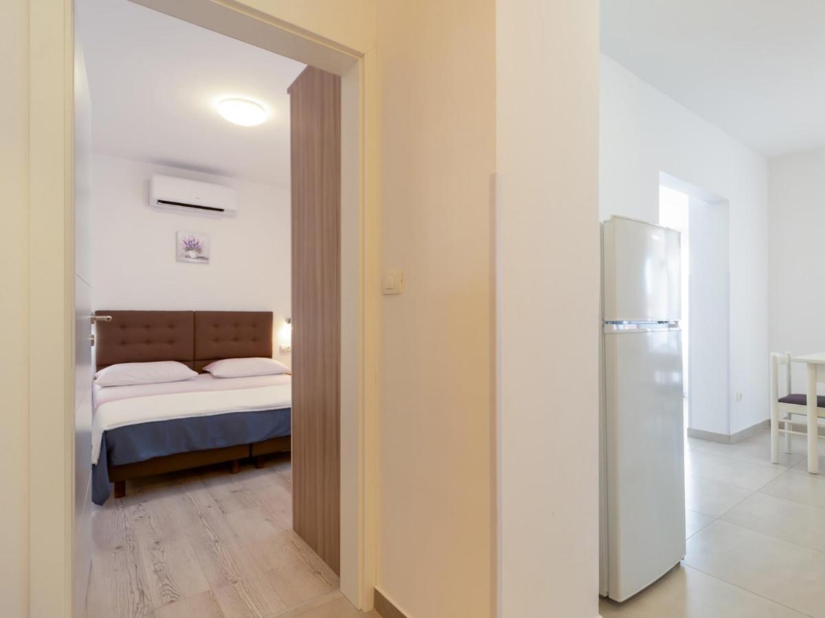 Amoroso Apartment 200M From Sea Porec Bagian luar foto
