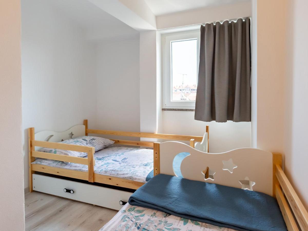 Amoroso Apartment 200M From Sea Porec Bagian luar foto