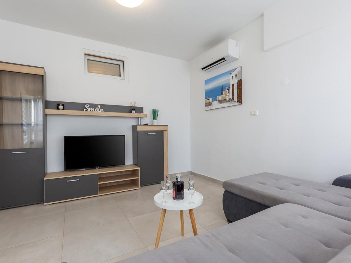 Amoroso Apartment 200M From Sea Porec Bagian luar foto